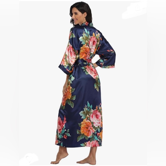 NWT!! Kimono Long Robe, Belted, Blue w/Large Floral Print, Price cut!! - Picture 5 of 8